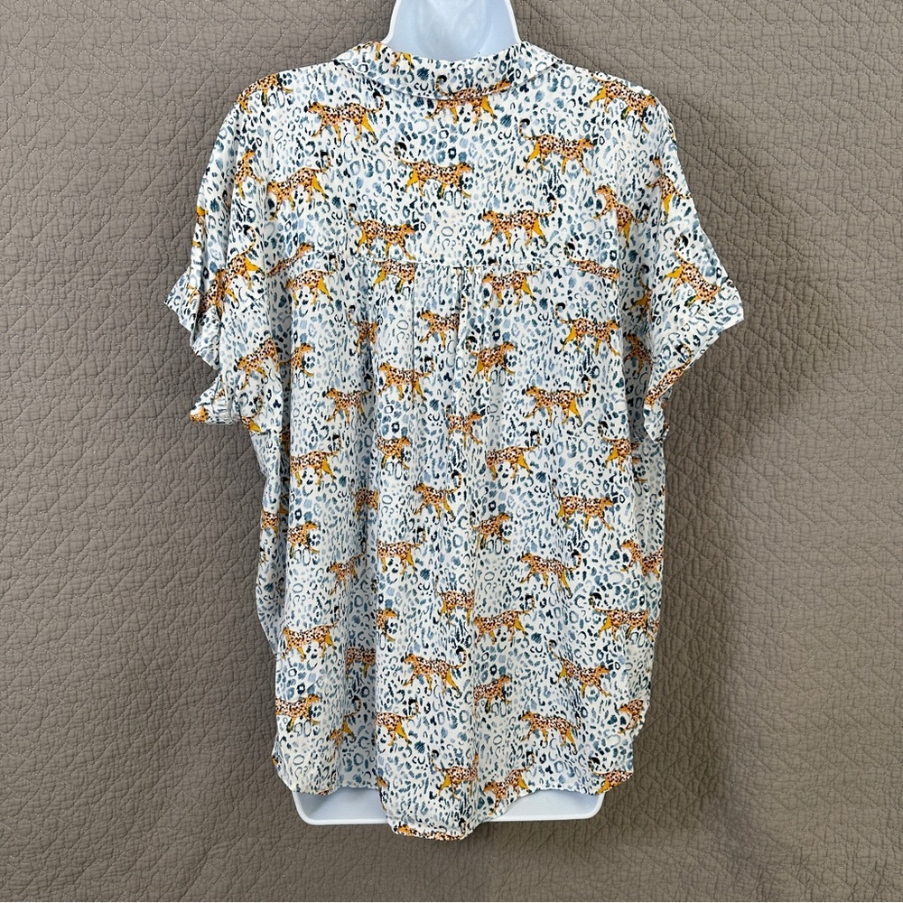Jane and Delancey Short Sleeve Camp Shirt - White Multi Leopard Print Size XL - Picture 3 of 8
